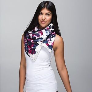 Lululemon Vinyasa Scarf Inky Floral Ghost Bumble Berry French Terry